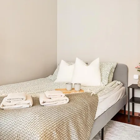 Διαμέρισμα Modern Suite, Excellent Location In The Heart Of