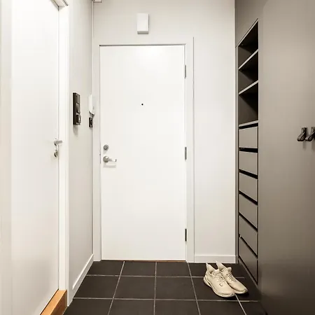 Modern Suites, Excellent Location In The Heart Of * Bergen