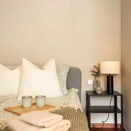 Modern Suite, Excellent Location In The Heart Of *