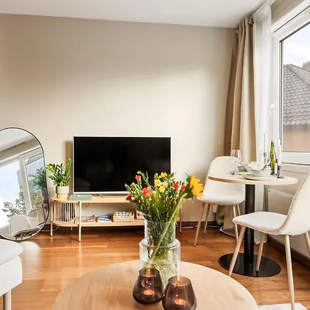 Modern Suite, Excellent Location In The Heart Of *
