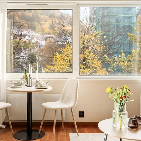 Modern Suite, Excellent Location In The Heart Of