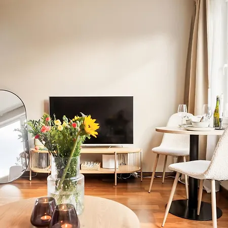 Modern Suites, Excellent Location In The Heart Of * Bergen