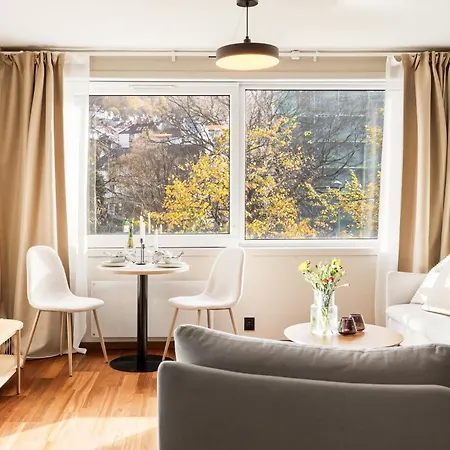 Modern Suites, Excellent Location In The Heart Of דירה ברגן