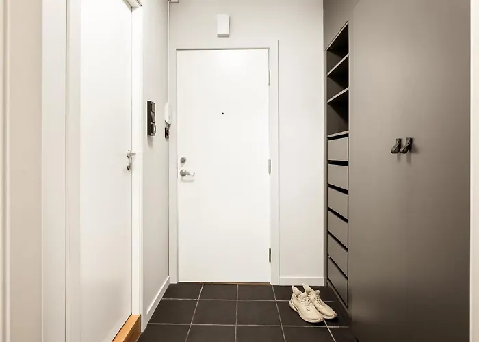 Modern Suites, Excellent Location In The Heart Of * Bergen