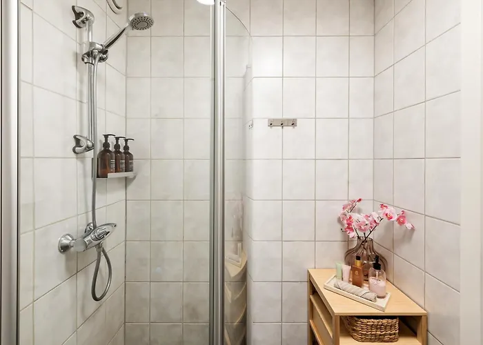 Modern Suites, Excellent Location In The Heart Of *